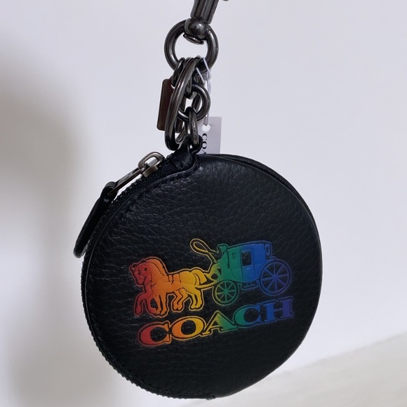 NWT💃Coach Circular Coin Pouch With Horse And Carriage - Picture 2 of 7